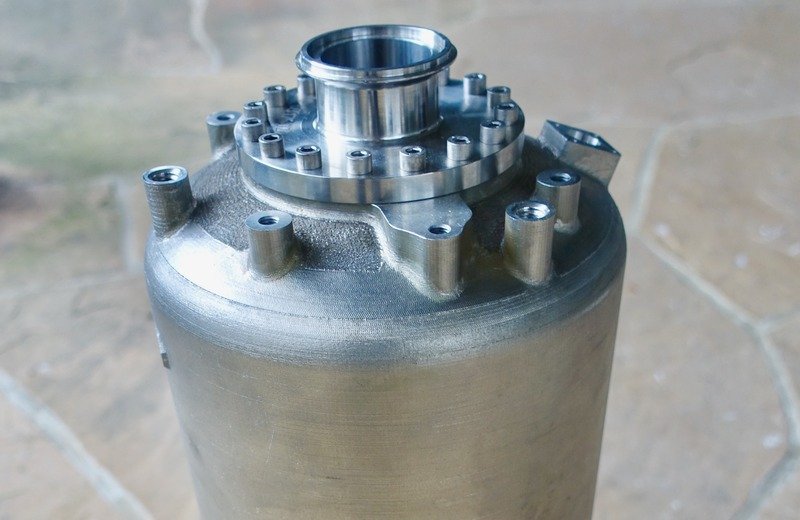 High-temperature rocket chamber additively manufactured in Inconel 718 superalloy
